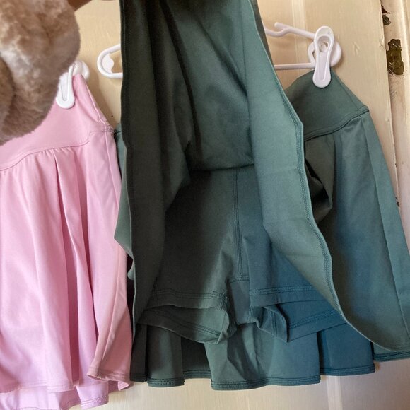 2 Gilly Hicks Active Pleated Skorties Pink and Green - Picture 8 of 8